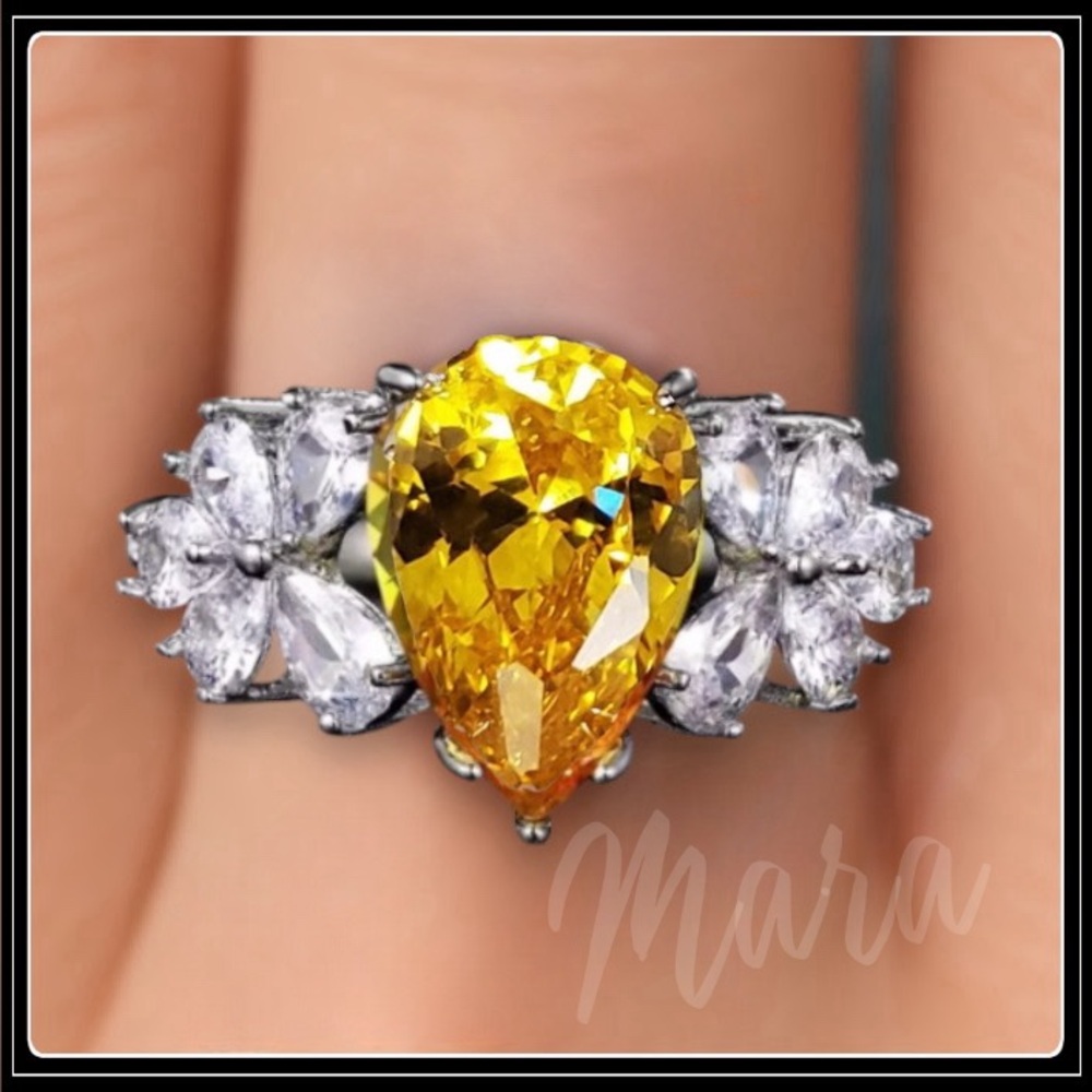 Beautiful 925 Sterling Yellow Citrine Flower Cluster Ring